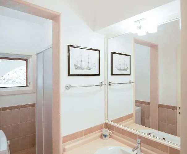 Caper Apartman *